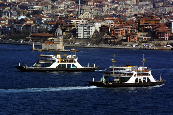 Oil tankers currently ship crude across the overcrowded Bosphorus Strait (Photo: European Commission)