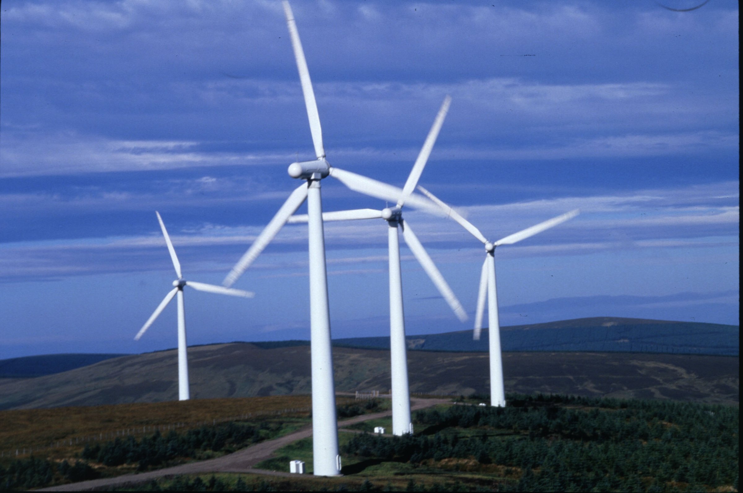 From all renewable energy produced in Europe, almost a quarter is used for cooling and heating buildings, while 10 percent is used as transport energy. (Photo: European Commission)
