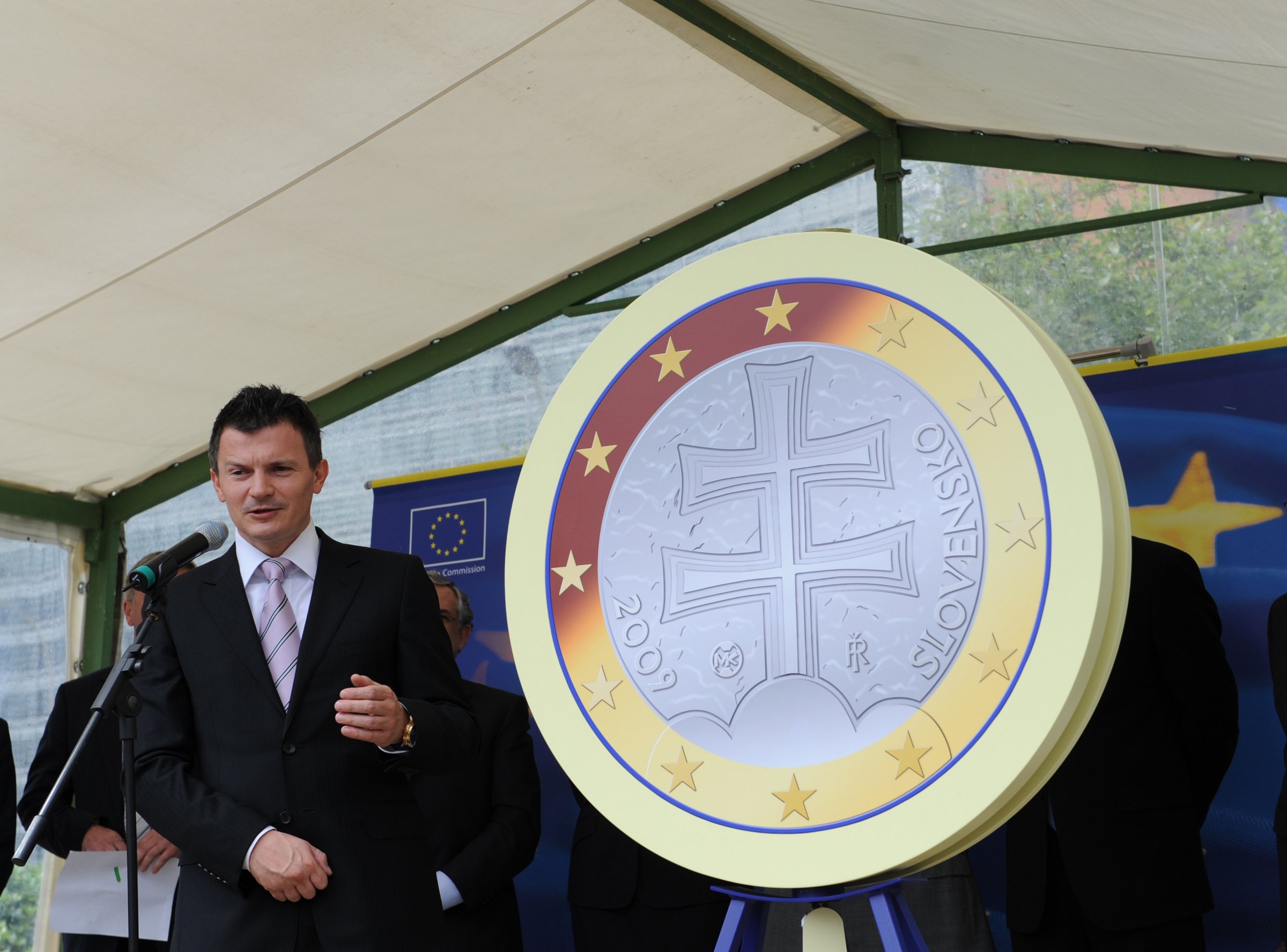 Slovakia's euro switchover ceremony - some are already turning their back on the common currency (Photo: European Commission)