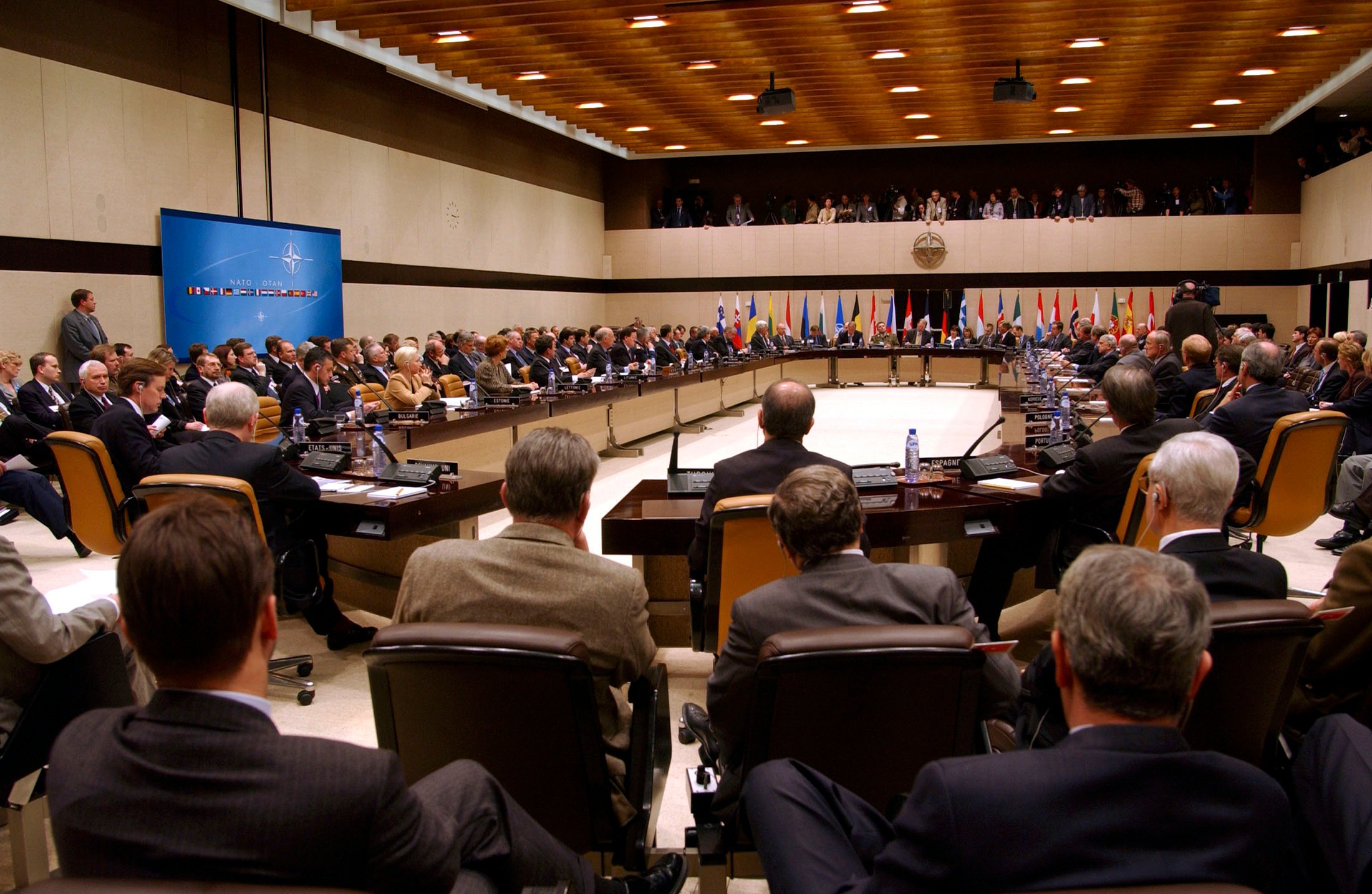 The French president knows exactly where he wants to sit at the NATO table <a target="_blank">(Photo: NATO)</a>