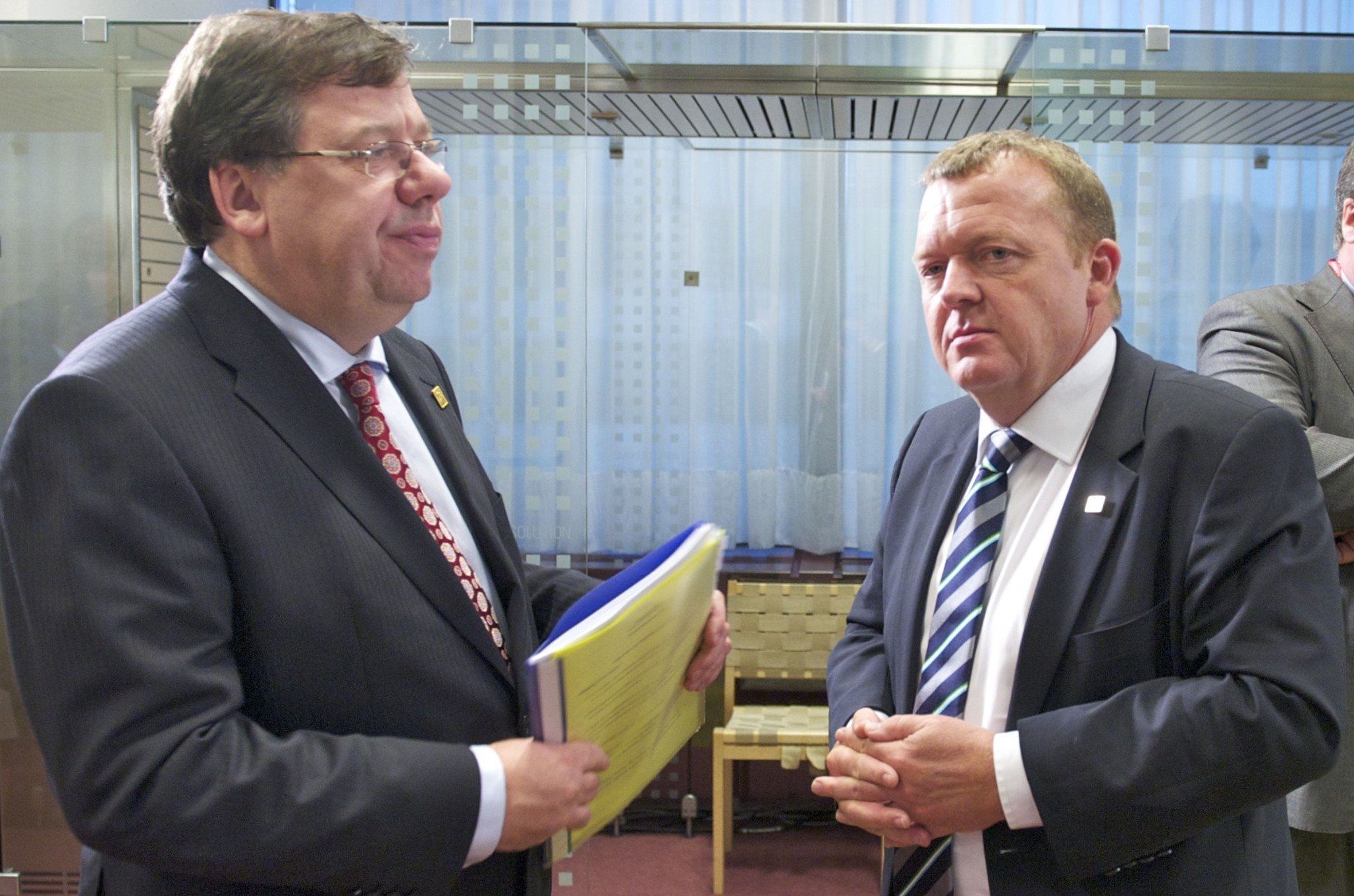 Irish PM Brian Cowen (l) could tell Lokke Rasmussen (r) a thing or two about EU treaty referendums <a target="_blank">(Photo: Council of European Union)</a>