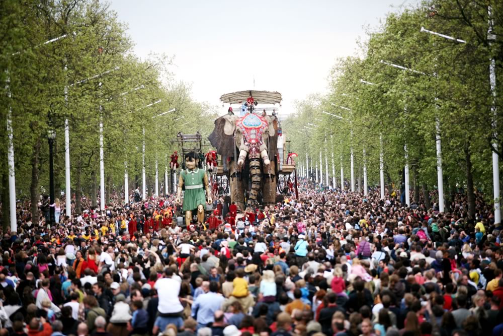 Artichoke, Royal de Luxe, London (Photo: (c) Sophie Laslett)