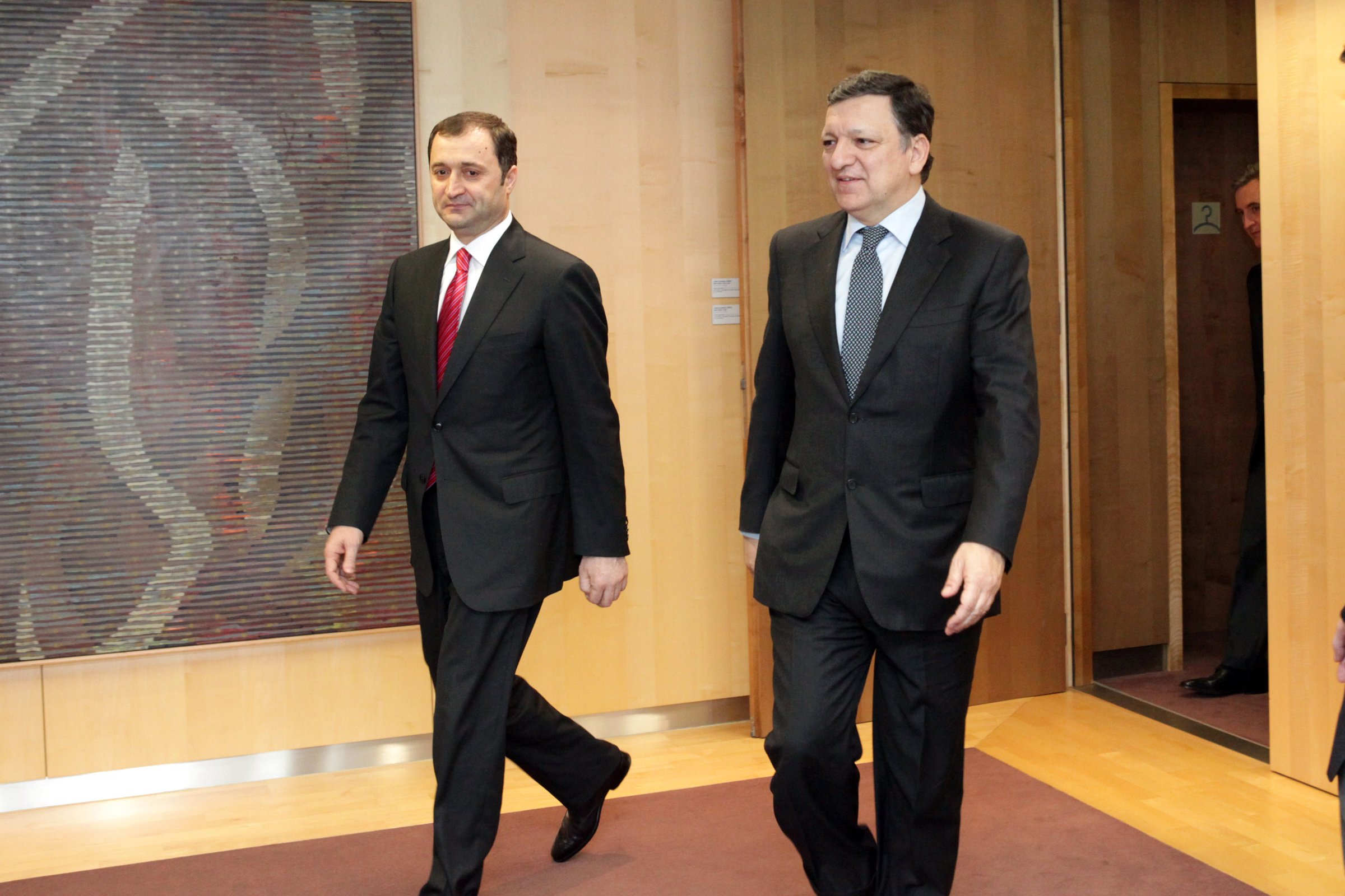 Mr Filat (l) and EU Commission President Jose Manuel Barroso in Brussels (Photo: ec.europa.eu)
