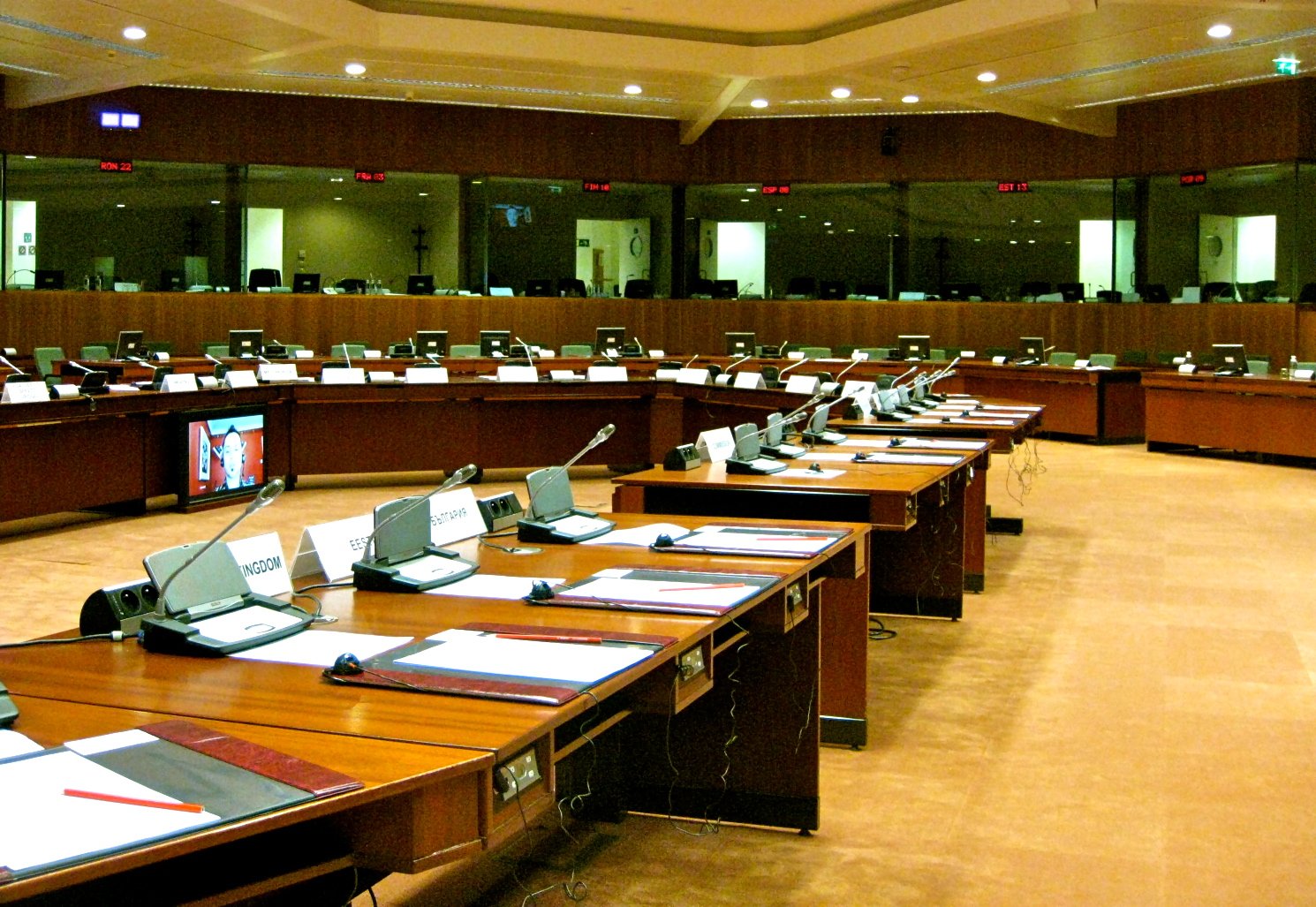 National positions were 'too far apart' for a deal on the EU budget <a target="_blank">(Photo: Valentina Pop)</a>