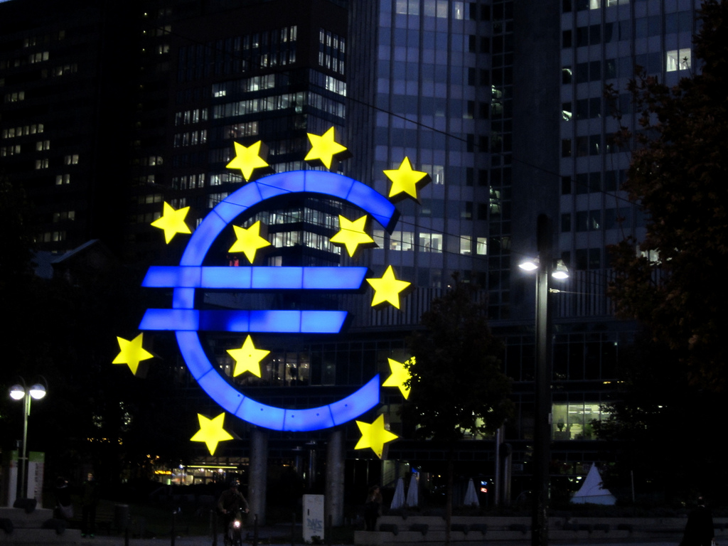 Draghi (c): 'The economic impact is likely to be relatively limited' (Photo: Stephanie Jones)