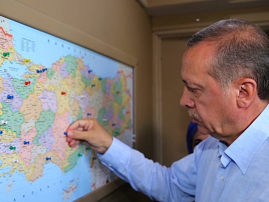 Erdogan calculates well and moves quickly when he deems the atmosphere is ripe. (Photo: akparti.org.tr)