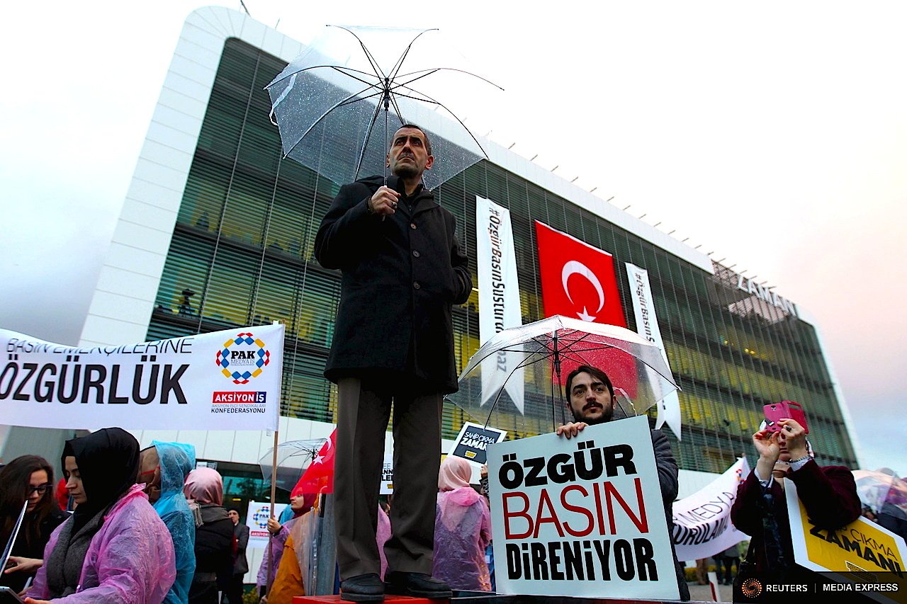 Protests outside Zaman office in March, when authorities seized the newspaper (Photo: Reuters)