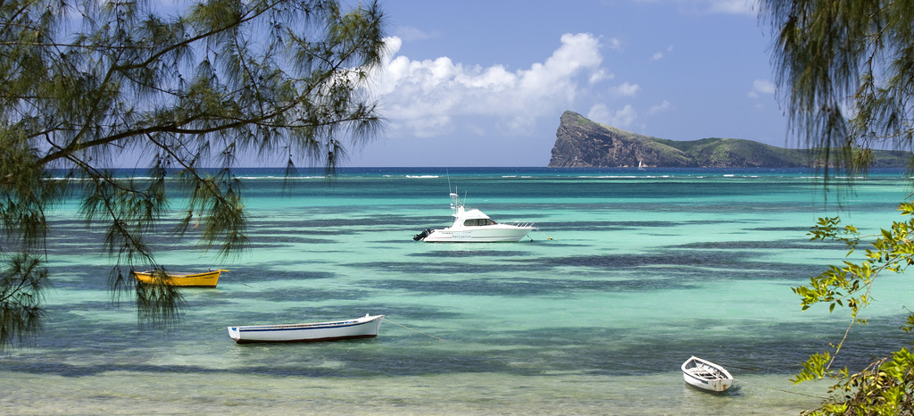 euobserver.com - Benjamin Fox - European firms gain access to African tax-havens, as EU seals first-ever offshore trade pact