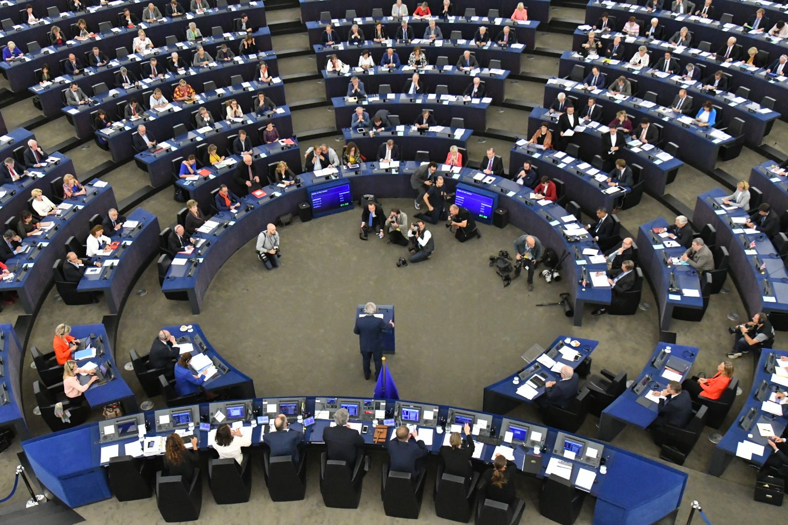 MEPs have voted to give the EU the power to impose trade tariffs on countries that do not take back failed asylum seekers. (Photo: European Commission)