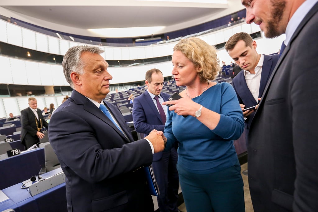 Prime minister Viktor Orbán and former Dutch MEP Judith Sargentini in 2018 at a parliamentary debate on Hungary <a href="https://multimedia.europarl.europa.eu/en/ep-plenary-session-the-situation-in-hungary_20180911_EP-075619B_FMA_201_p#ssh">(Photo: European Parliament)</a>