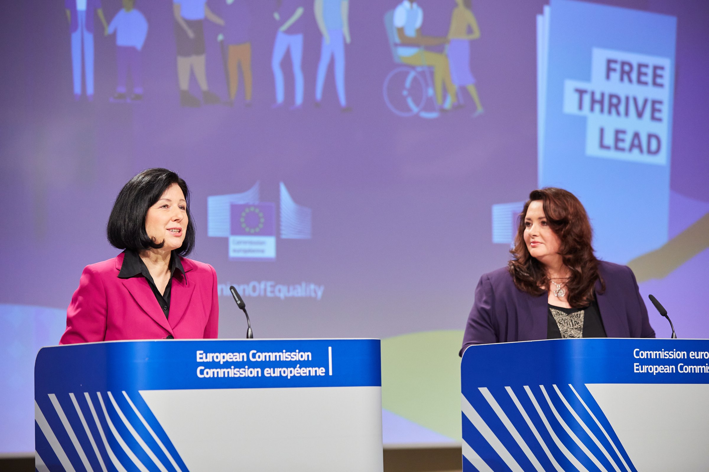 Commission vice-president Vera Jourova (l) and equality commissioner Helena Dalli announcing the new strategy for the next five years <a target="_blank" href="https://audiovisual.ec.europa.eu/en/photo/P-042765~2F00-09">(Photo: European Commission)</a>