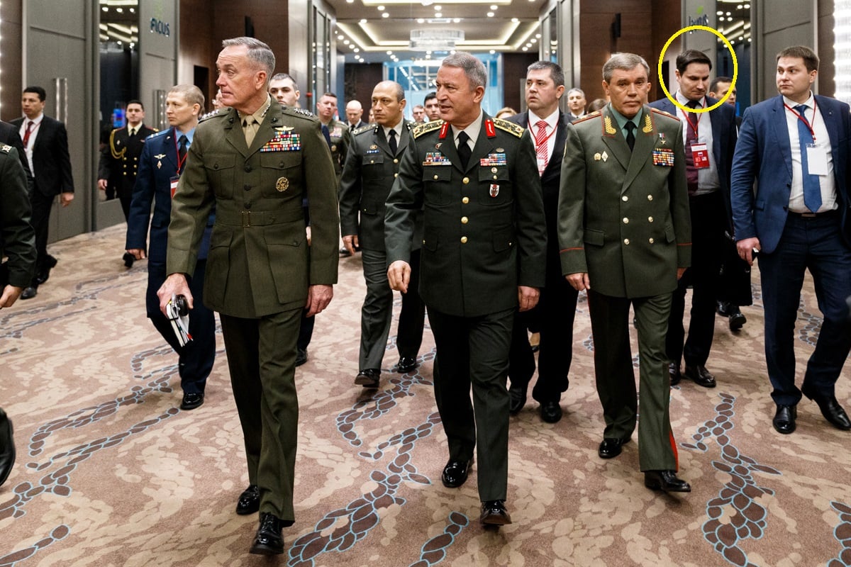 Alexander Smushko (circled) with Russian armed forces chief Valery Gerasimov (third from right) <a target="_blank">(Photo: mil.ru)</a>