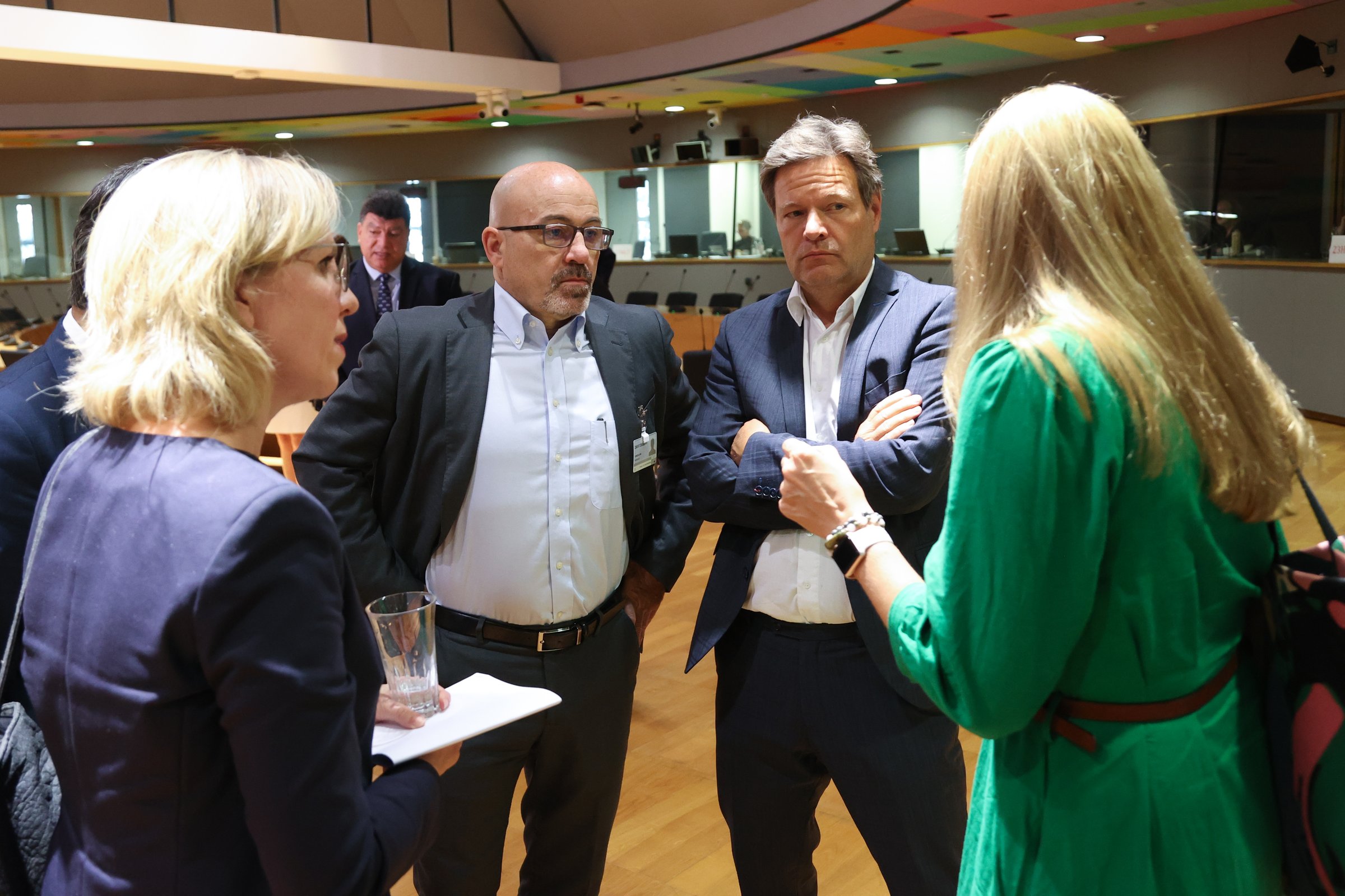 EU energy ministers make final push to reach gas-cap deal