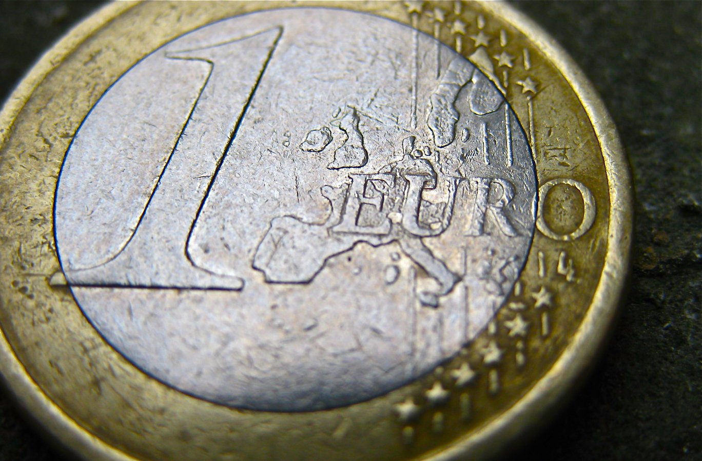 Following the currency's debt crisis in 2009, the economies of Greece, Spain, and Portugal were shaken to their core. The euro's very survival came under threat (Photo: Valentina Pop)