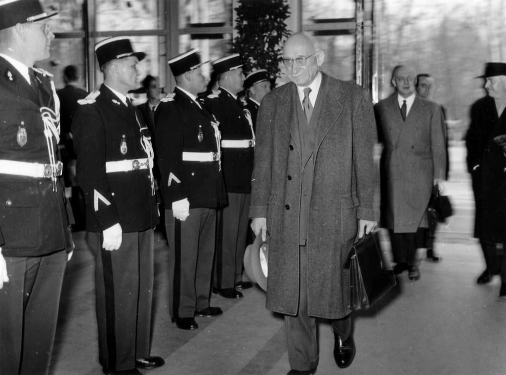 Robert Schuman arrives to preside over the first meeting of the European Parliamentary Assembly in Strasbourg, on 19 March 1958 (Photo: Wikimedia)