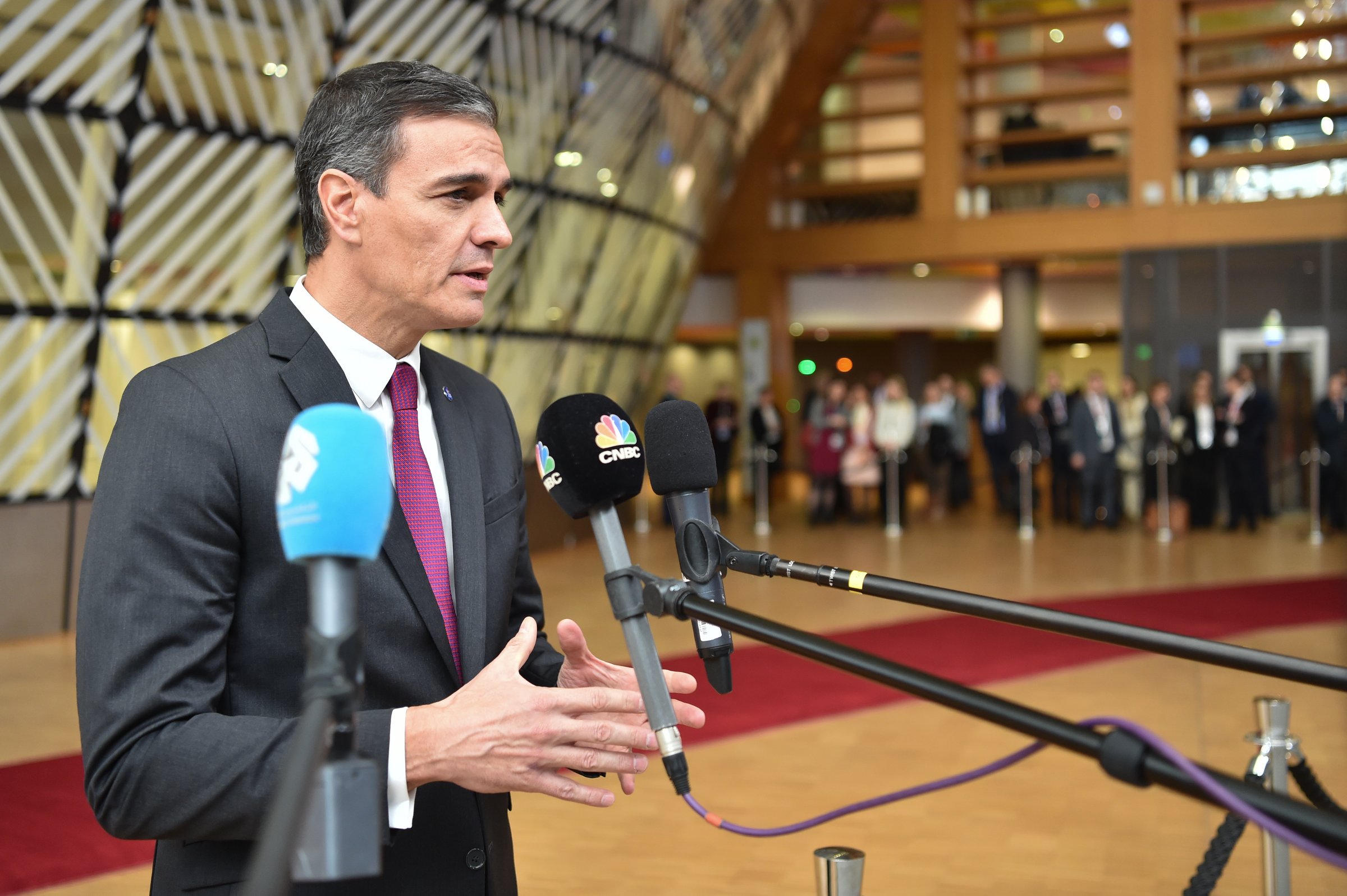 Sánchez, who has so far tried to distance the party from the corruption scandal inside his party, has apologised to Spaniards and socialist voters. (Photo: European Union)