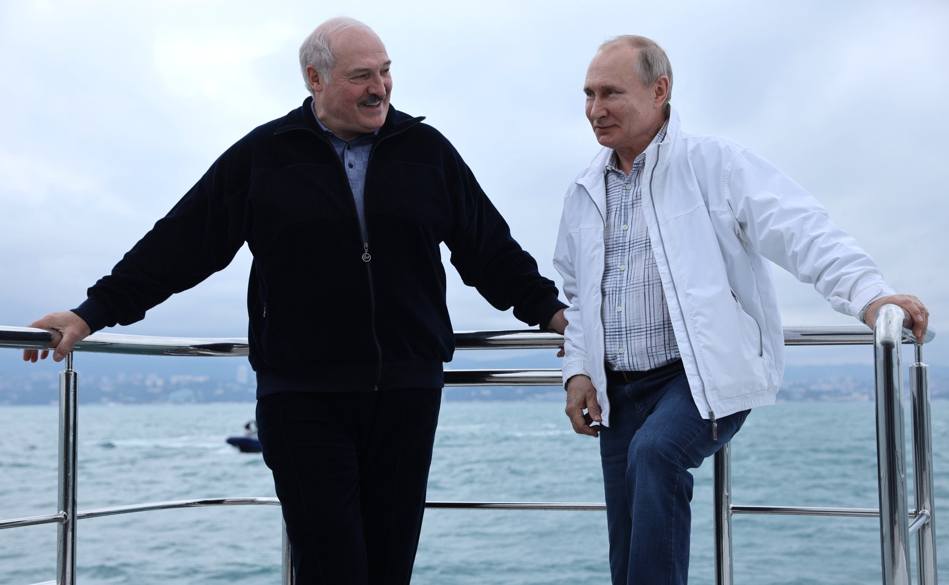 Belarusian president Alexander Lukashenko (l) with  Russian president Vladimir Putin (Photo: Kremlin.ru)