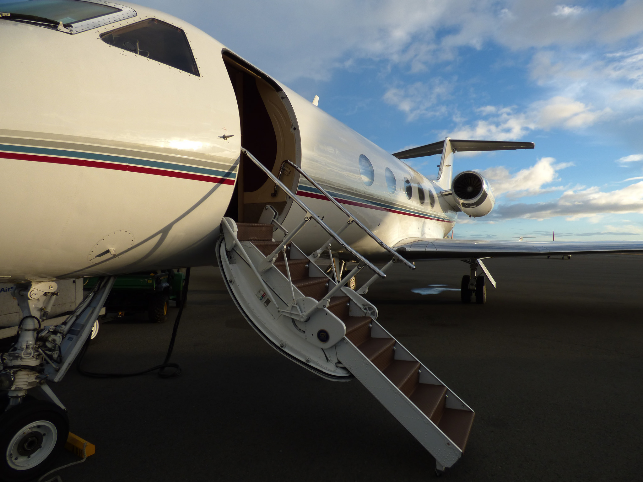 Portuguese MEP Ana Gomes said the exemption of private jet data was clearly to 'privilege the richest, the ones who can travel in their private planes.' (Photo: Starr-Environmental)