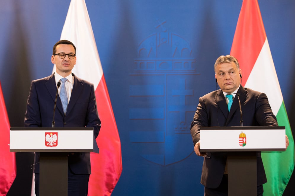 Former Polish prime minister Mateusz Morawiecski (L) and Hungarian prime minister Viktor Orbán (R). Orbán's Fidesz and Morawiecski's PiS are closely aligned on most issues, but diverge on support for Ukraine. (Photo: KPRM)