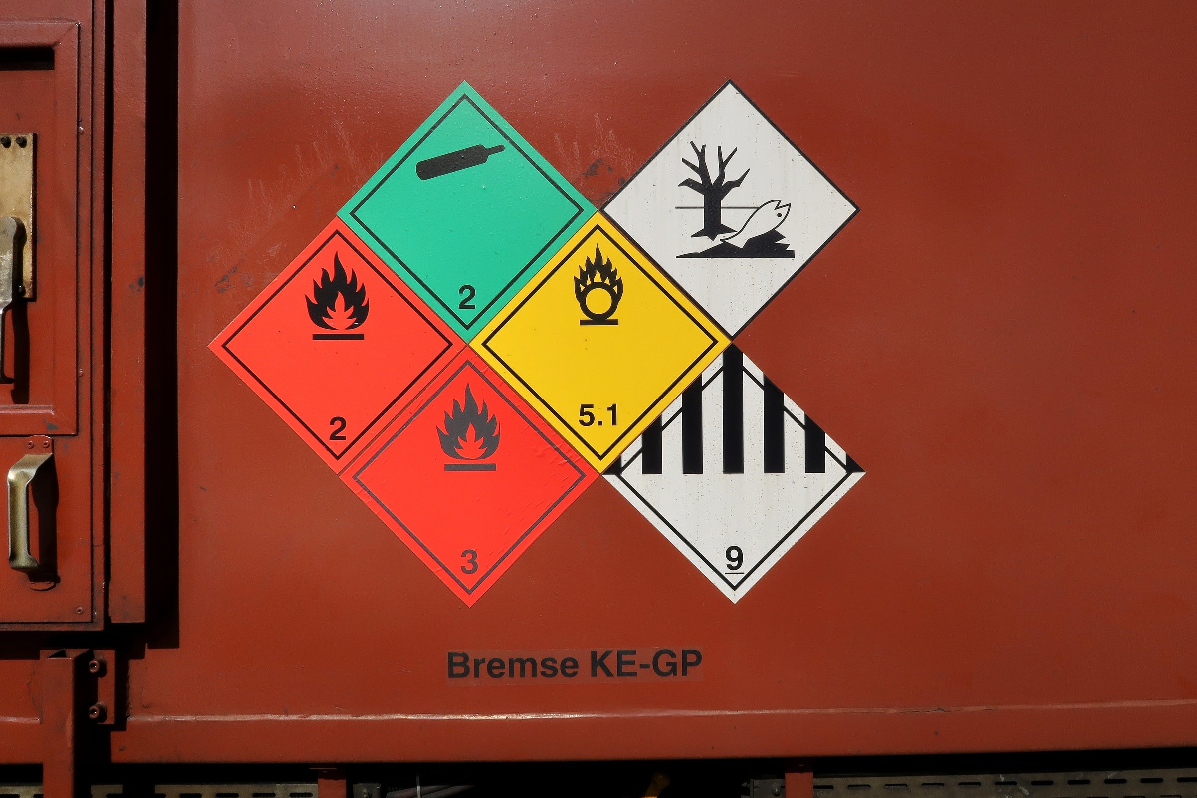 The ombudsman's inquiry revealed that the EU Commission takes on average 14.5 months to decide whether to allow companies to continue using toxic chemicals — nearly five times the legal limit (Photo: Wikimedia)