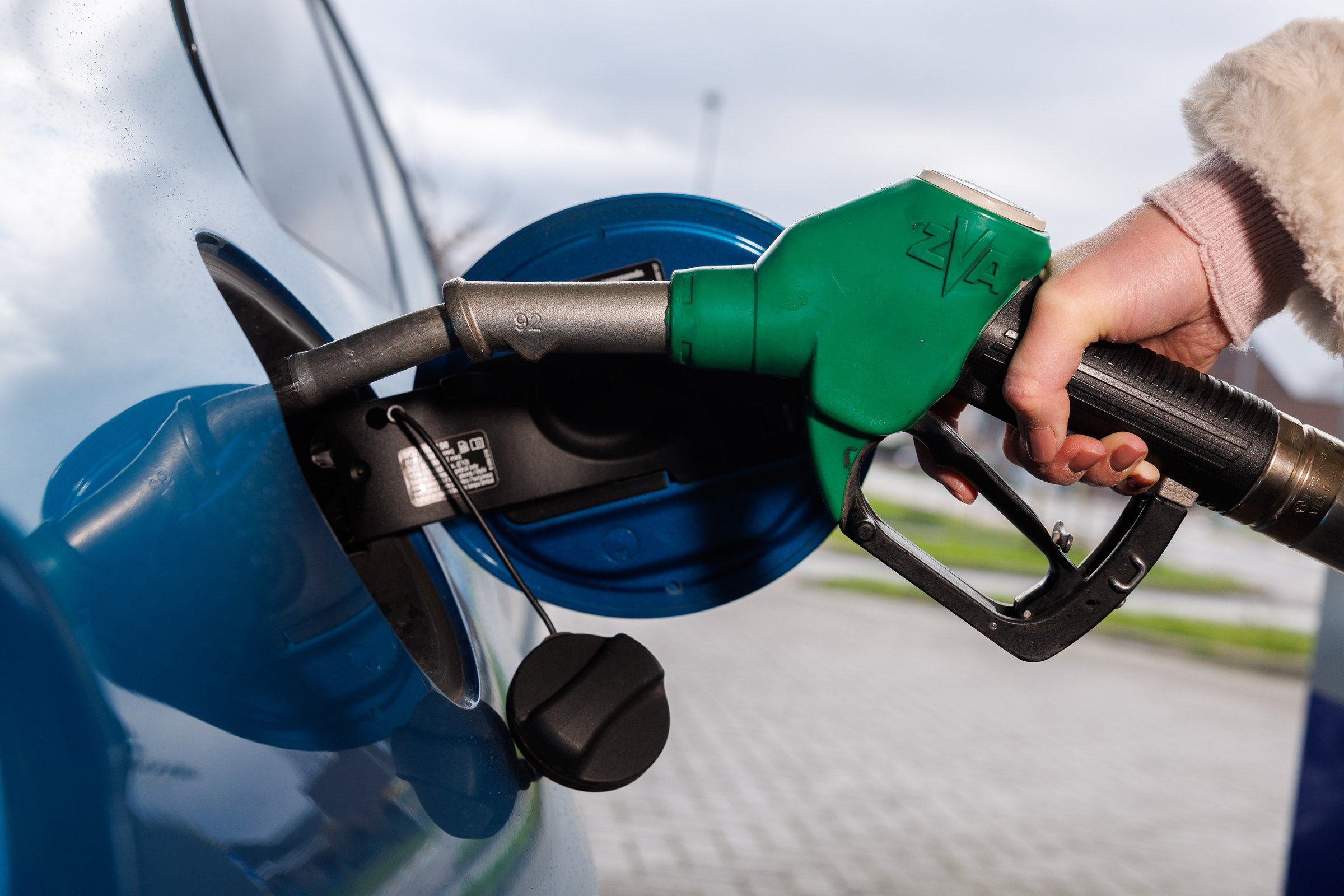 Four years after the peak of the Covid pandemic, diesel and petrol vehicle consumption is slowly going back to pre-pandemic levels — while electric vehicles remain marginal on EU roads (Photo:  Christophe Licoppe)