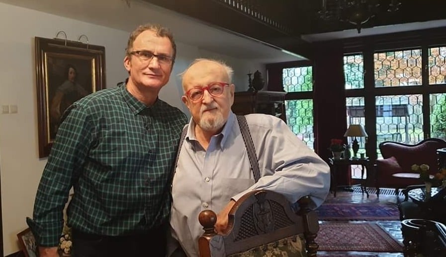 Mende Mengjiqi (left) with his mentor, Krzystof Penderecki, on the right 
 (Photo: Mende Mengjiqi)