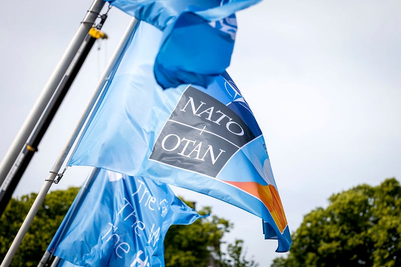 With a new target on the table, and several member states still burdened by debt and anticipating high deficits in their current budgets, can the rearmament of Europe threaten social protection? (Photo: Ministerie van Buitenlandse Zaken)