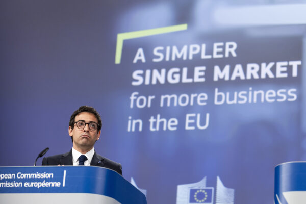 EU Commission accused of cherry‑picking US‑EU data to sell Omnibus deregulation drive