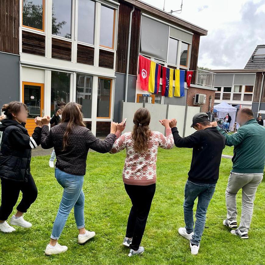 Vacant offices, hotels, boats, sports and event halls, and tents were hastily converted into temporary shelters. A hotel room for an asylum seeker costs the Dutch authorities an average of €250 per night, while regular tourists pay less than €50 per night — creating a lucrative business model (Photo: Centraal Orgaan opvang asielzoekers's Facebook page)