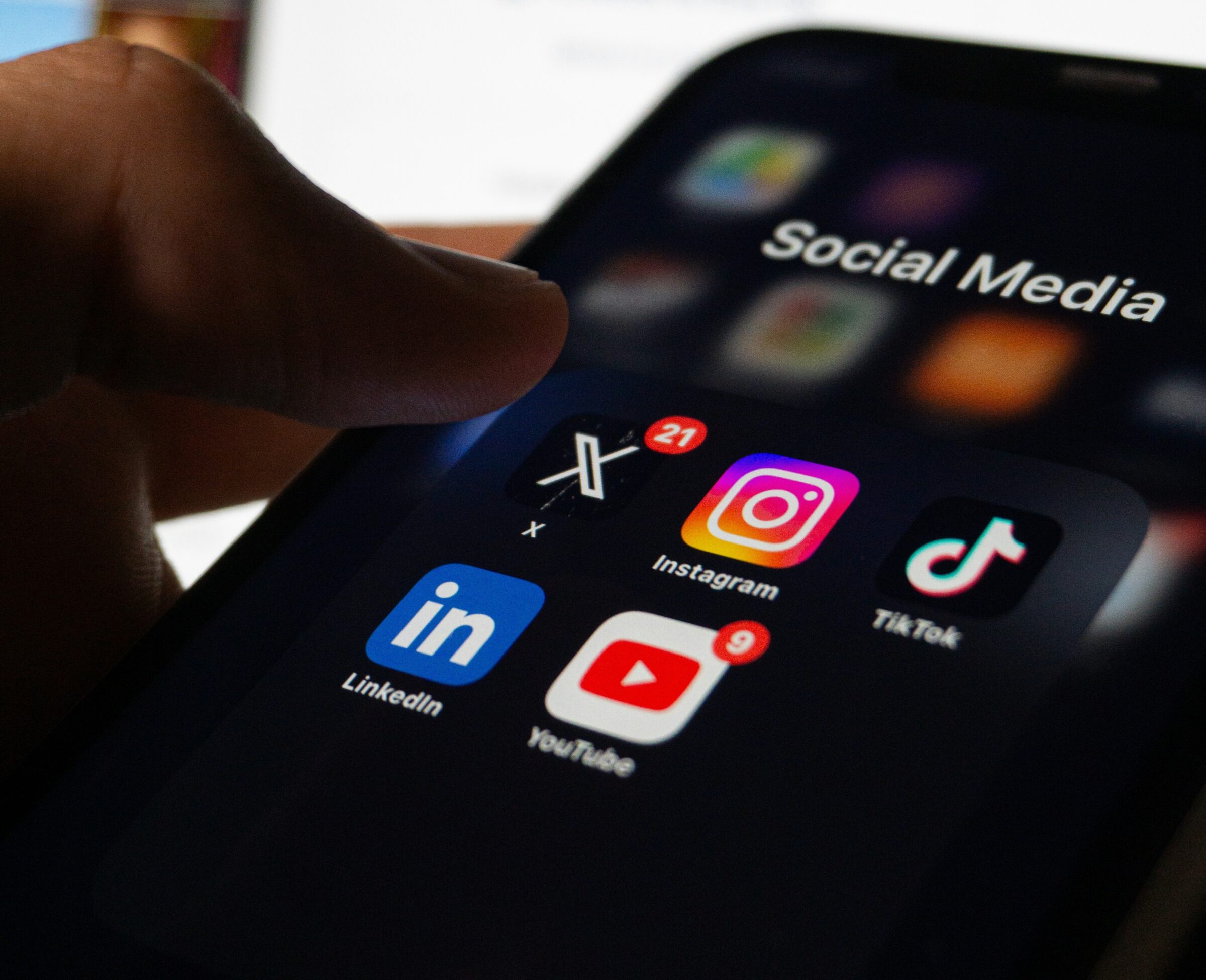 In the political posts studied, researchers found that 58 percent were rightwing, 26 percent leftwing, and 16 percent centrist