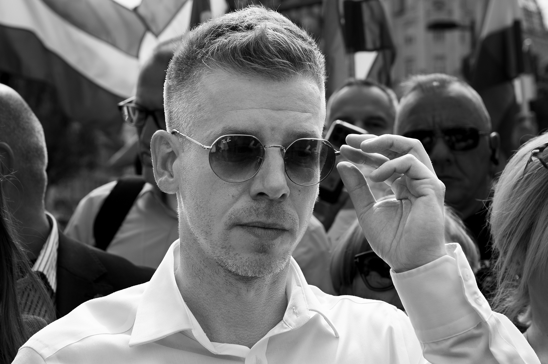 Hungría: Magyar promete reformas tras victoria electoral