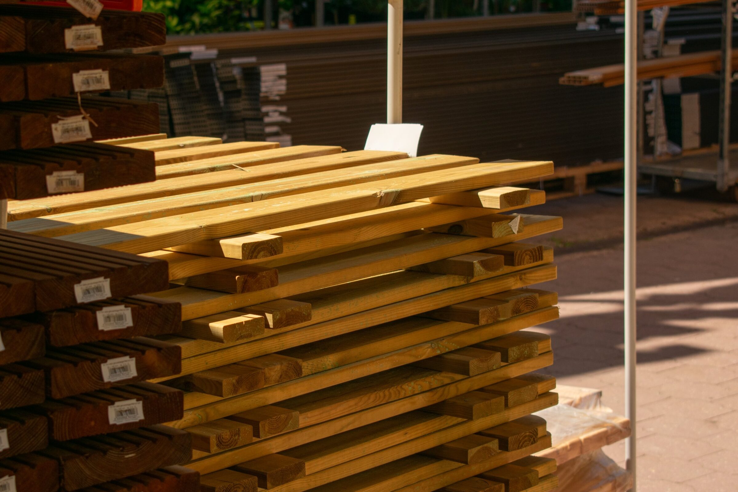On company websites the timber looks perfectly legal and 'Chinese', but behind the labels, a trail that leads back through Kazakhstan and the Baltics to Russia’s sanctioned forests. Source: Natálie Sochorová, Deník N