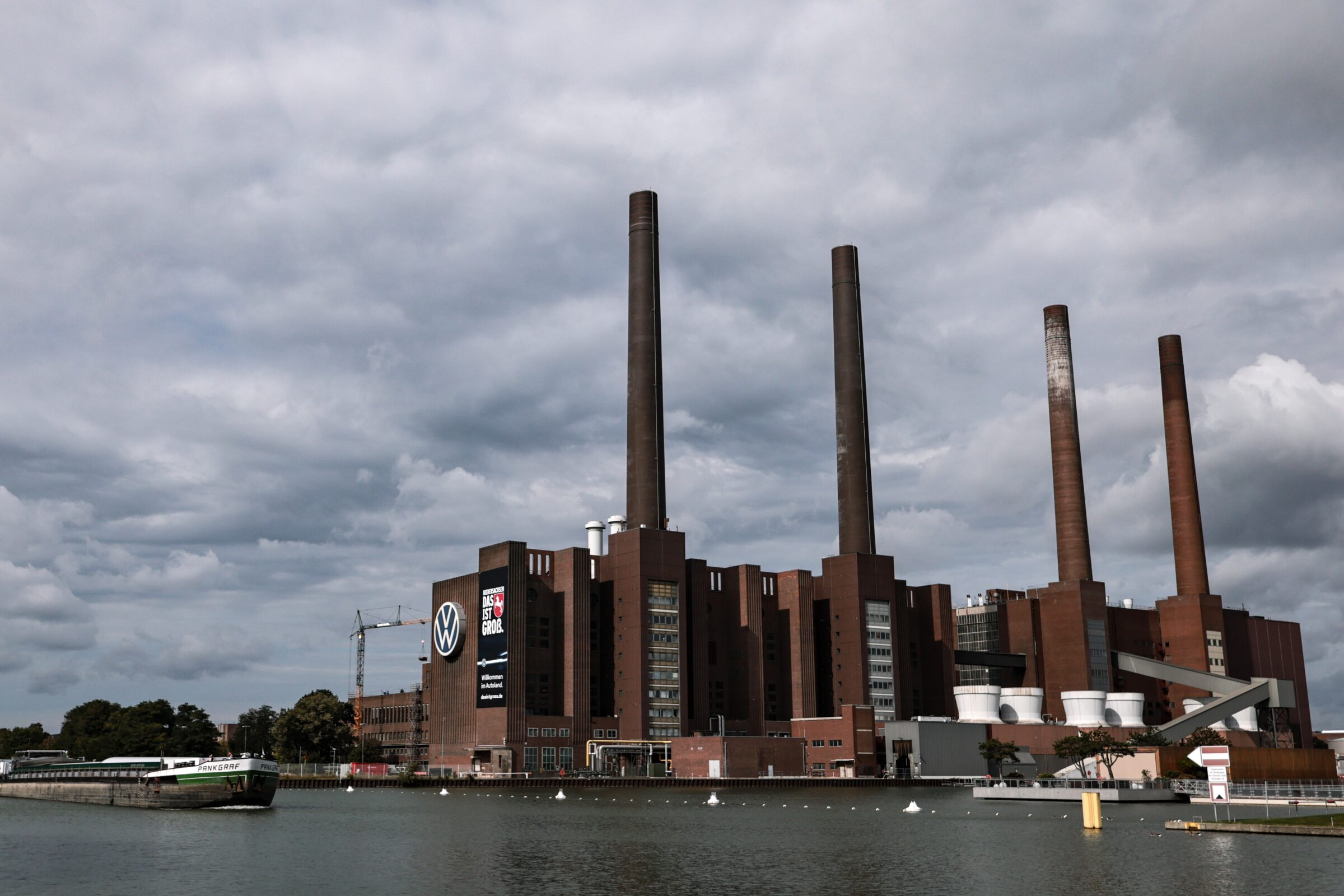 euobserver.com - Wester van Gaal - Germany's most promising industries depend on China, clashing with Berlin's derisking push, study finds