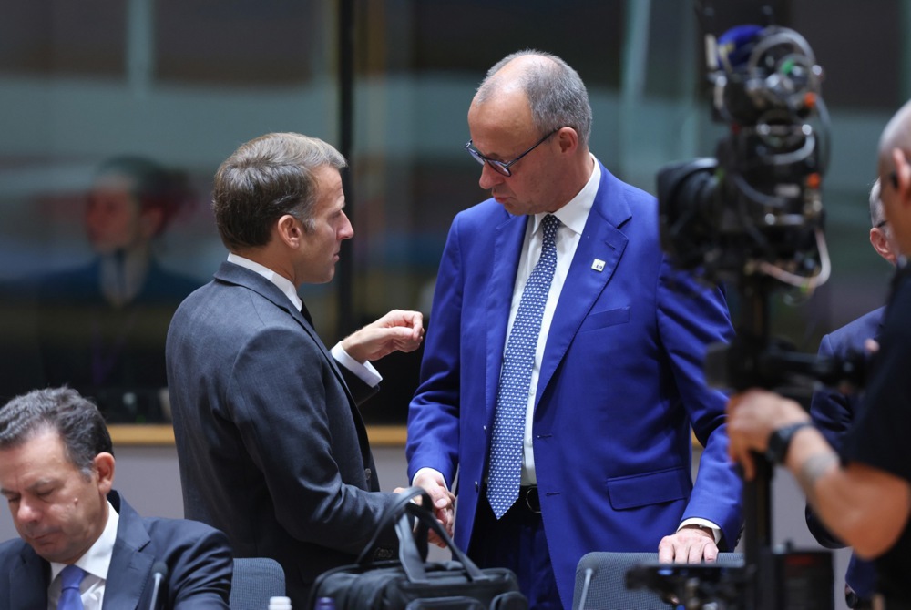euobserver.com - Lucas Carvalho - Europe's new Franco-German auto deal will protect combustion engines, not European jobs