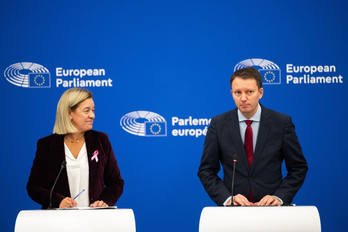 Frugal Six vs Friends of Cohesion