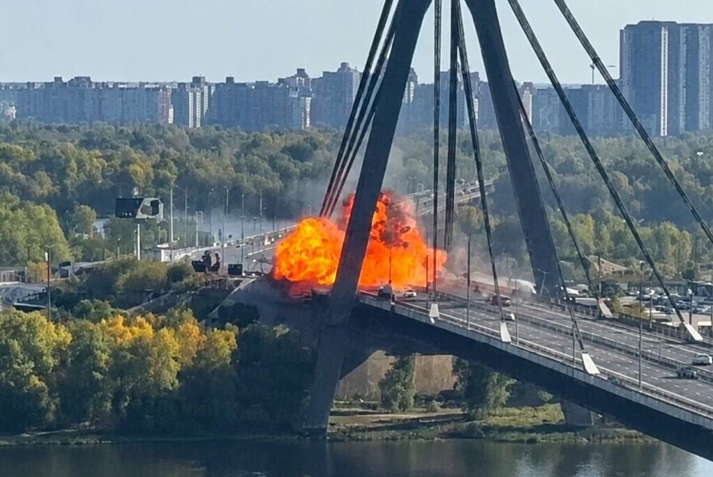 Russia’s army making no progress on the ground, but Kyiv’s old bridges are vulnerable to drone strikes (Ukraine Battlefield update, day 1,684)